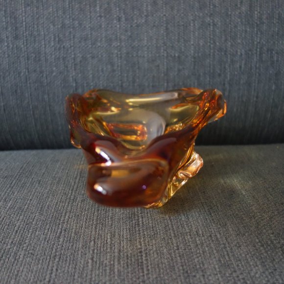 Glass Amber Color Ash Tray - Picture 8 of 11